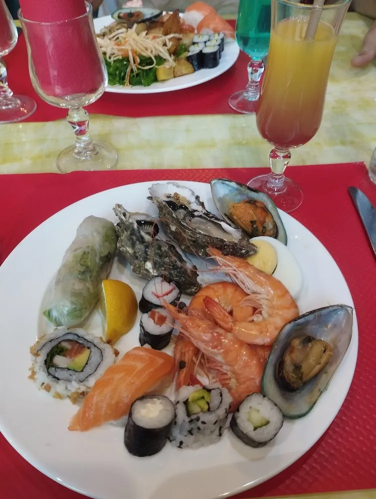 Rouleau de Printemps Moules Crevettes Sushi Maki